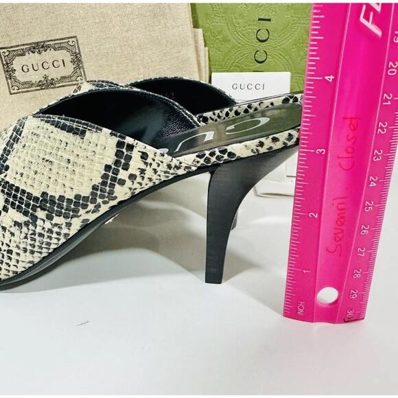 Gucci Python Beige Avana Peep Toe Slip On Heel Mules Sandal Size 37/ 7 NIB - Picture 10 of 11